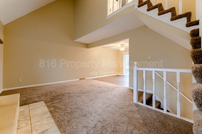 Building Photo - 164 SW Robin Rd