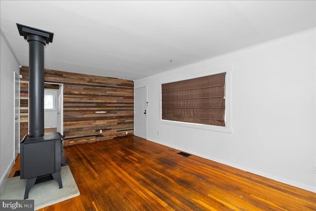 Building Photo - 6451 Maplewood Dr