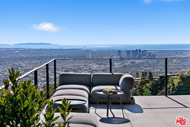 Building Photo - 2020 Cyprean Dr