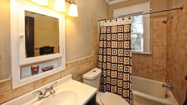 Building Photo - 2101 Kirkwood Ave