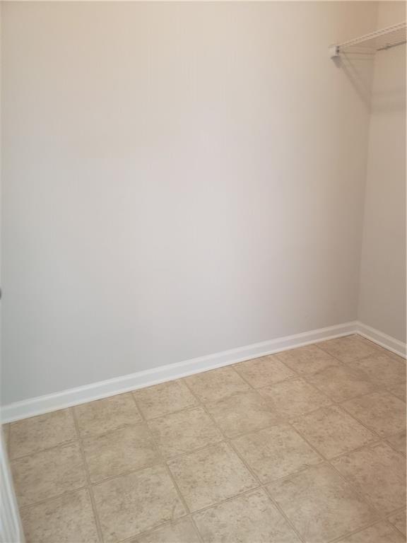 Building Photo - 5655 Mirror Lake Dr