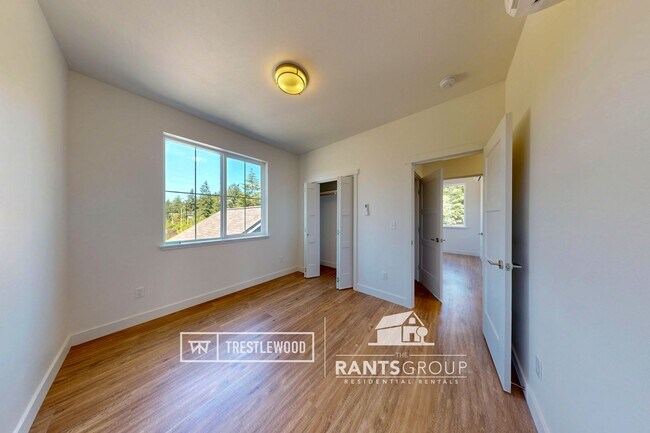 Building Photo - Brand New! Modern Home in Trestlewood – Wh...