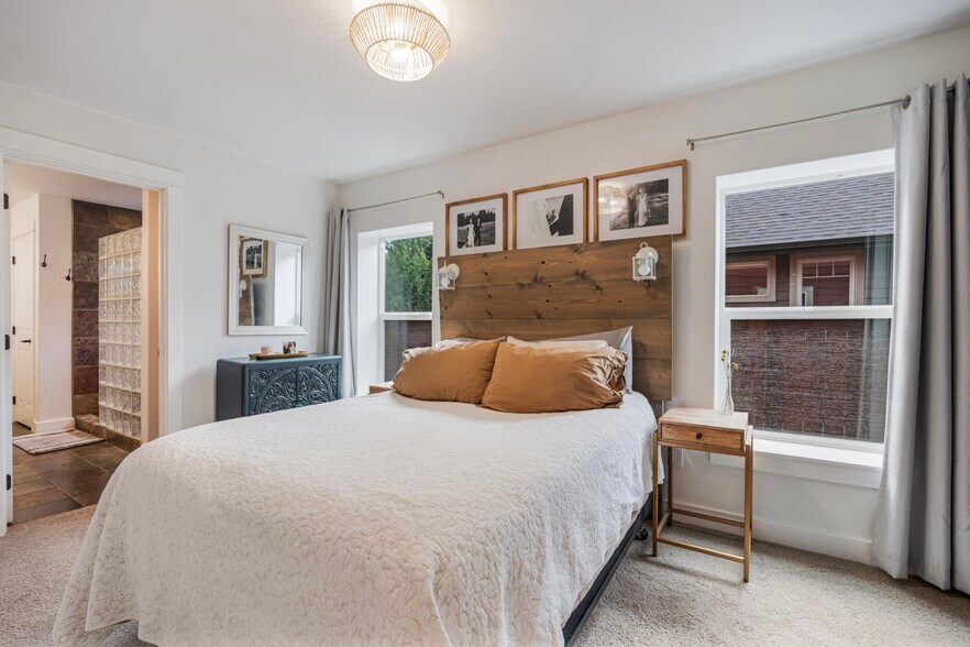 Building Photo - 20881 Top Knot Ln