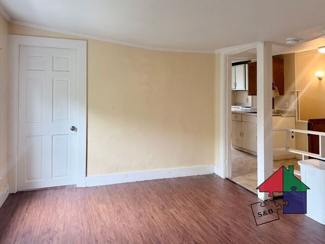 Building Photo - Barre City 2 Bedroom - Heat Included!