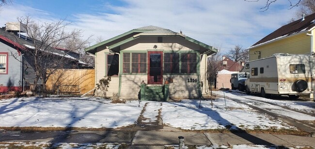 Building Photo - 2 bed 2 bath house