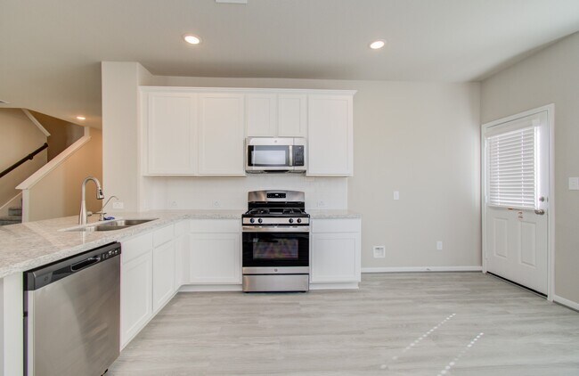 Building Photo - 8411 Beacon Bay Cir