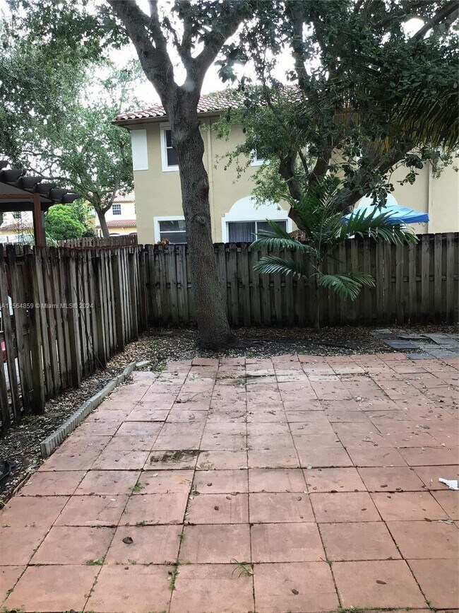 Building Photo - 4941 SW 135th Way
