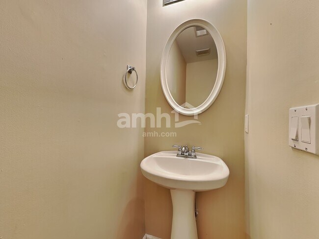 Building Photo - 2236 Blakers Blvd