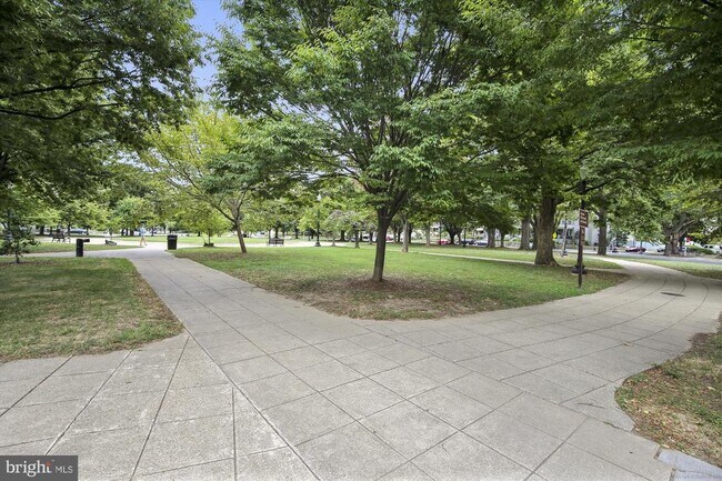 Building Photo - 416 Longfellow St NW