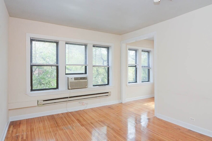 Building Photo - 3733 N Pine Grove Ave