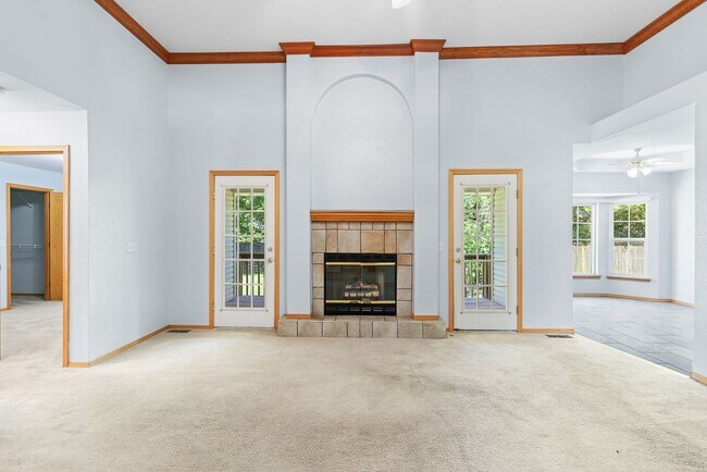 Building Photo - 3 Bedroom, 2 Bathroom Home in Republic Sch...