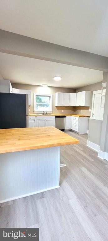 Building Photo - 104 Middleneck Ln