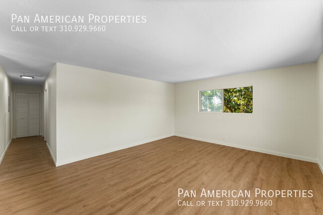 Building Photo - 4484 La Deney St
