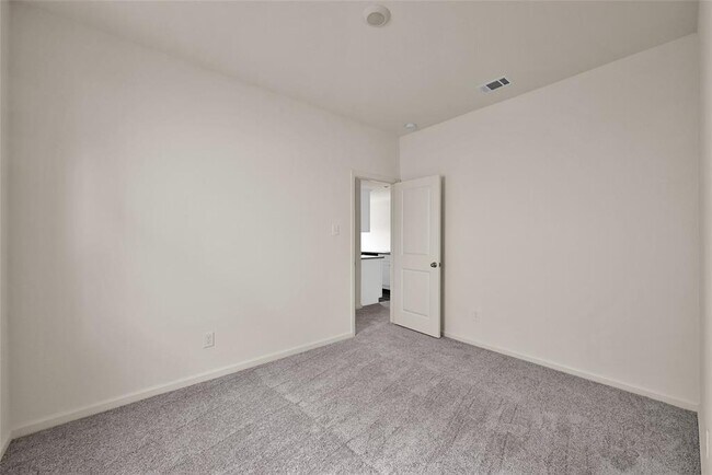 Building Photo - 583 Firemoon St