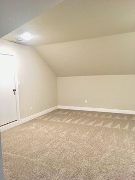 Building Photo - 203 N Powderhorn Dr