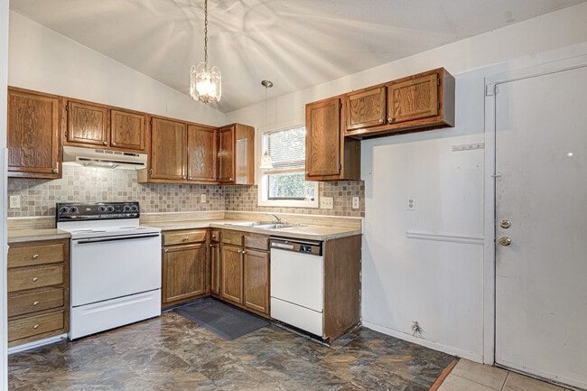 Building Photo - 3200 Anvil Pl