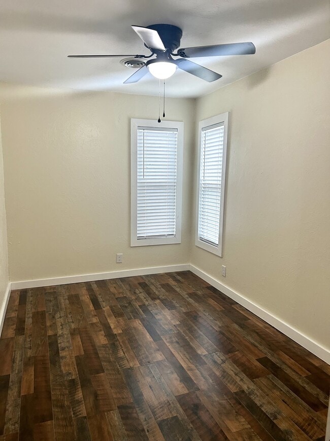 Building Photo - 1307 B St SE