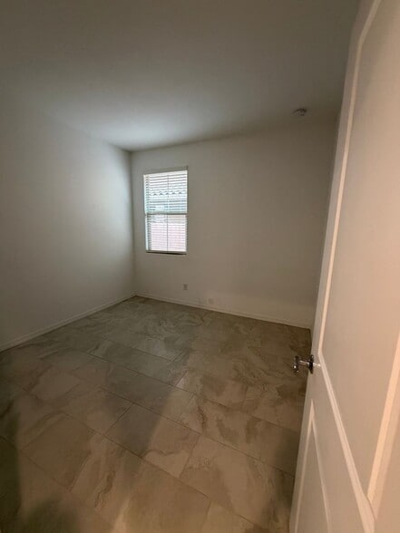 Building Photo - 10924 E Texas Ave