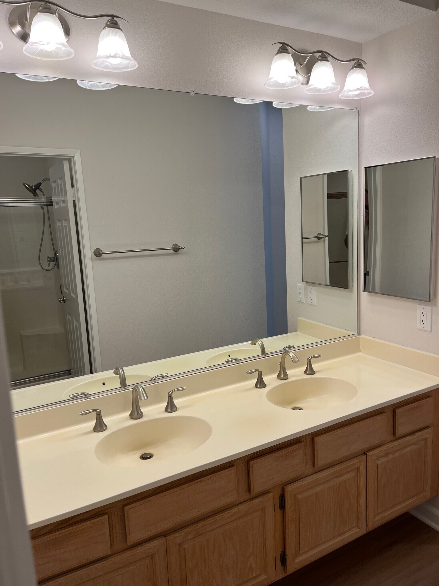 Master bathroom - 28277 Via Luis