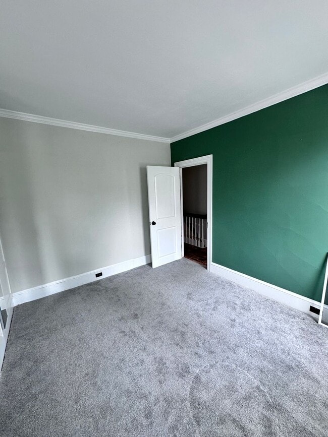 Building Photo - Charming 3 Bedroom Home in Mt.Joy!