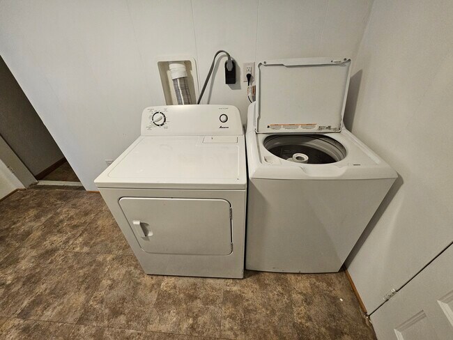 In-Unit Laundry - 802 W 11th Ave