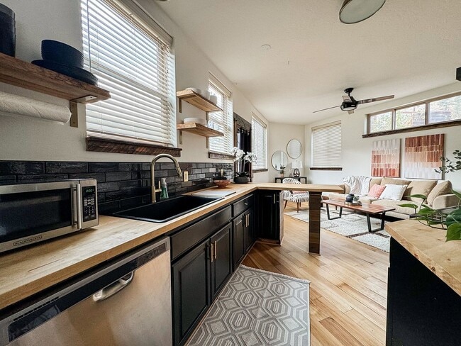 Building Photo - Modern 1 Bedroom, 1 Bathroom Home in East Missoula – Fully Furnished!