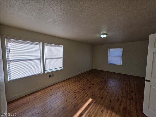 Building Photo - 1590 Mustang Dr