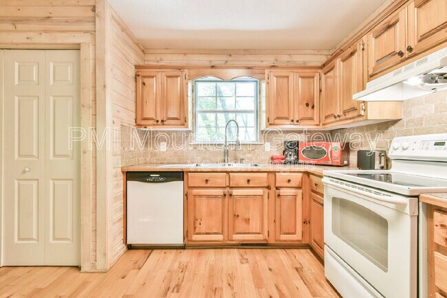 Building Photo - 1026 Satterfield Rd
