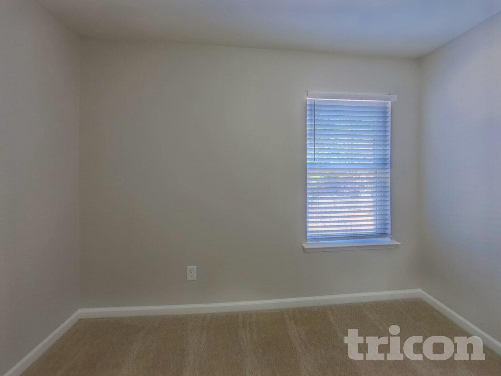 Building Photo - 369 Drooping Leaf Rd