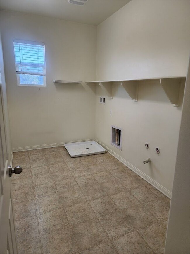 Building Photo - 36300 Golden Poppy Ln