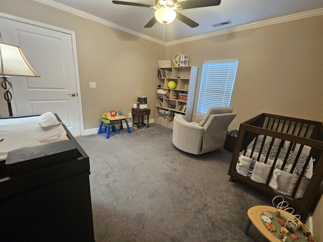 Building Photo - 2737 Celia Ave