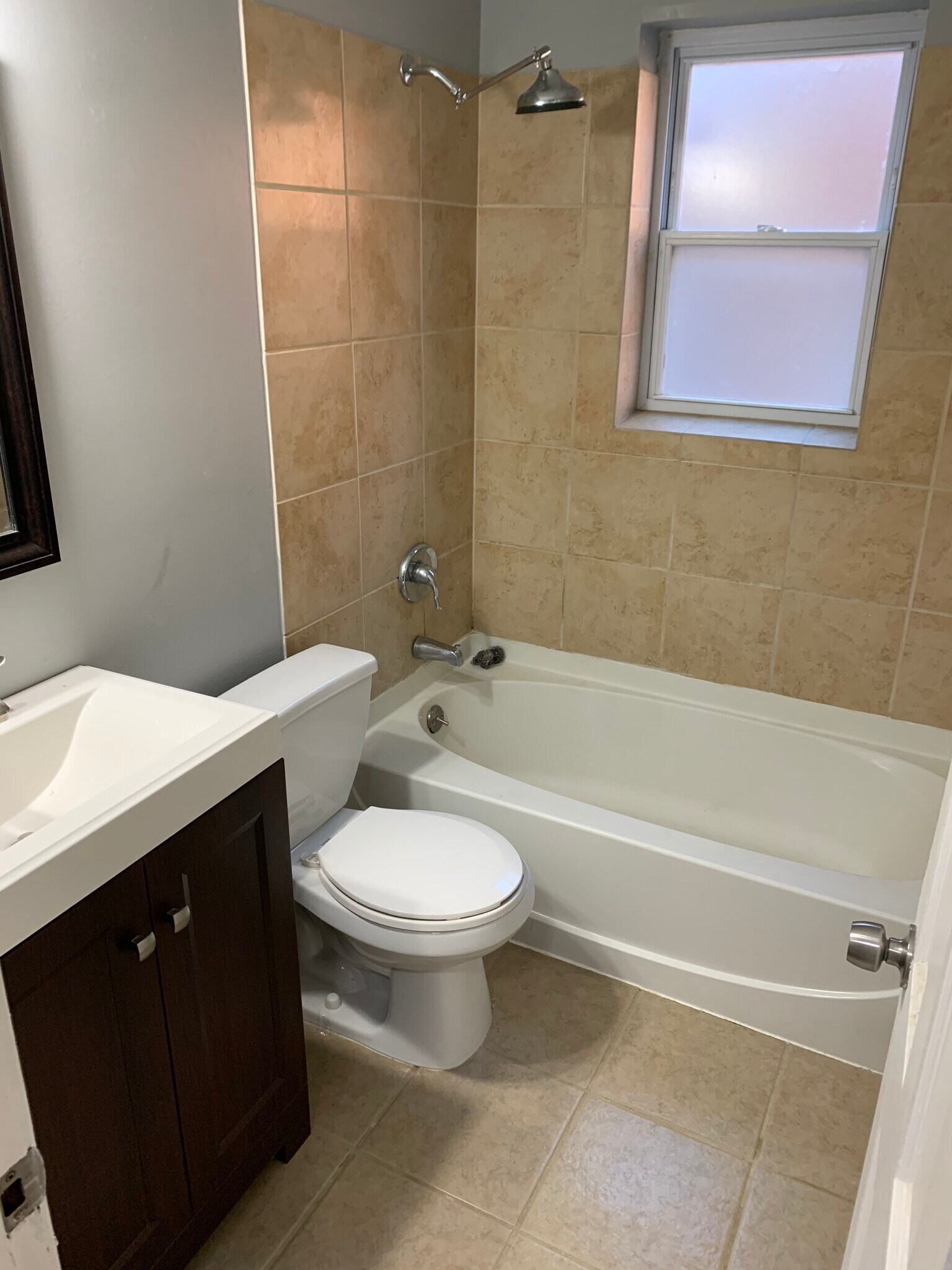 Building Photo - 4960 Kemper Ave