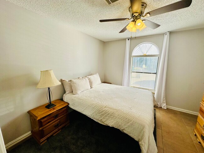 Building Photo - 110 Willow Branch Dr