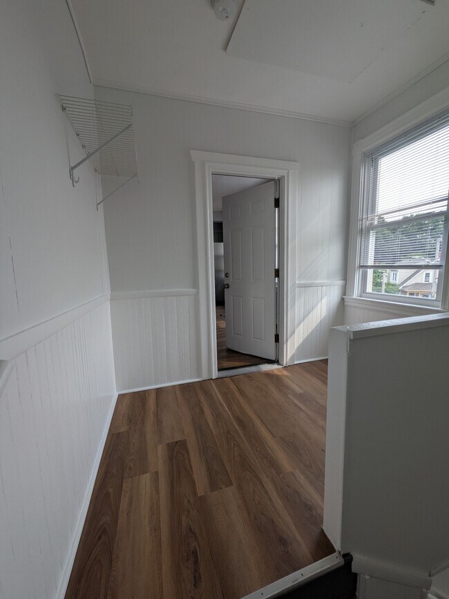 Building Photo - 81 Ledge St