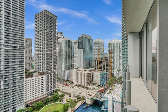 Building Photo - 300 Biscayne Blvd Way