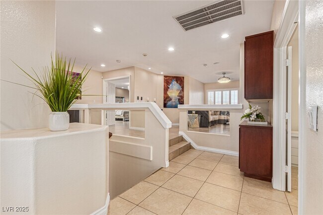 Building Photo - 9523 Coral Bell Ct