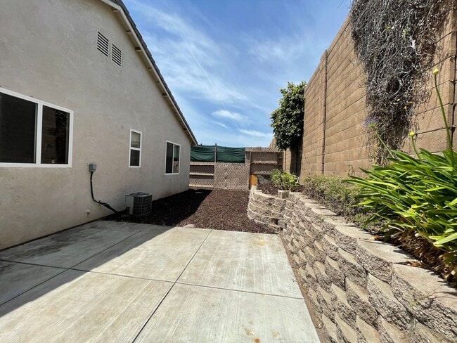 Building Photo - 3976 Anastasia Ln