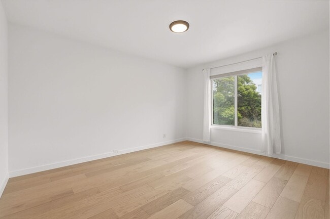 Building Photo - 167 Skyview Way