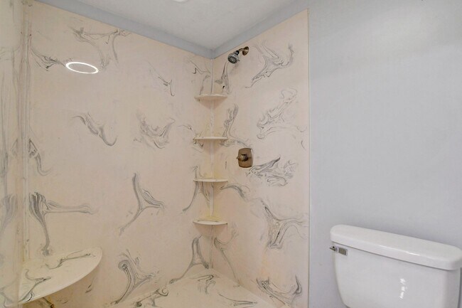 Building Photo - UNIQUE SINGLE FAMILY HOME! - No HOA, Car Lift, RV Parking and Nice Backyard