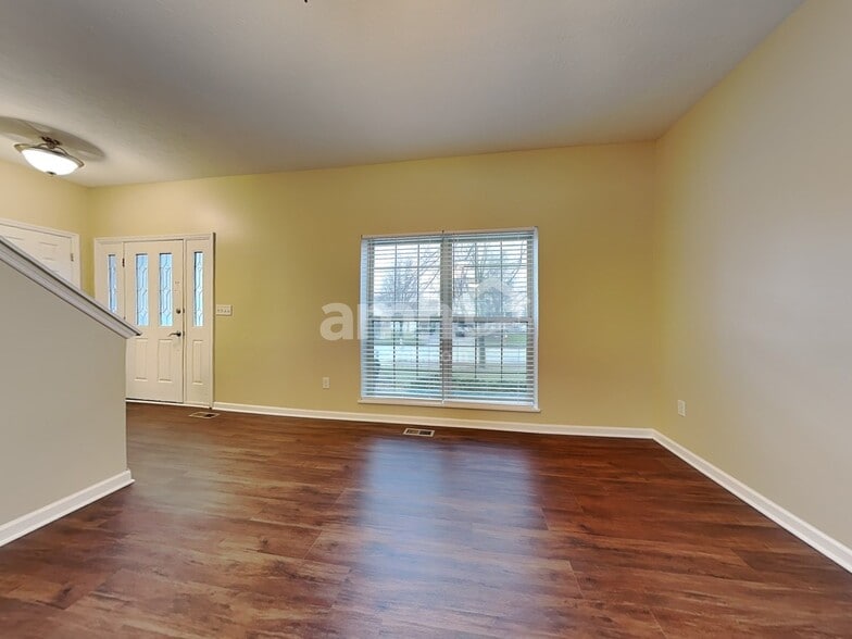 Building Photo - 210 Waterstone Dr