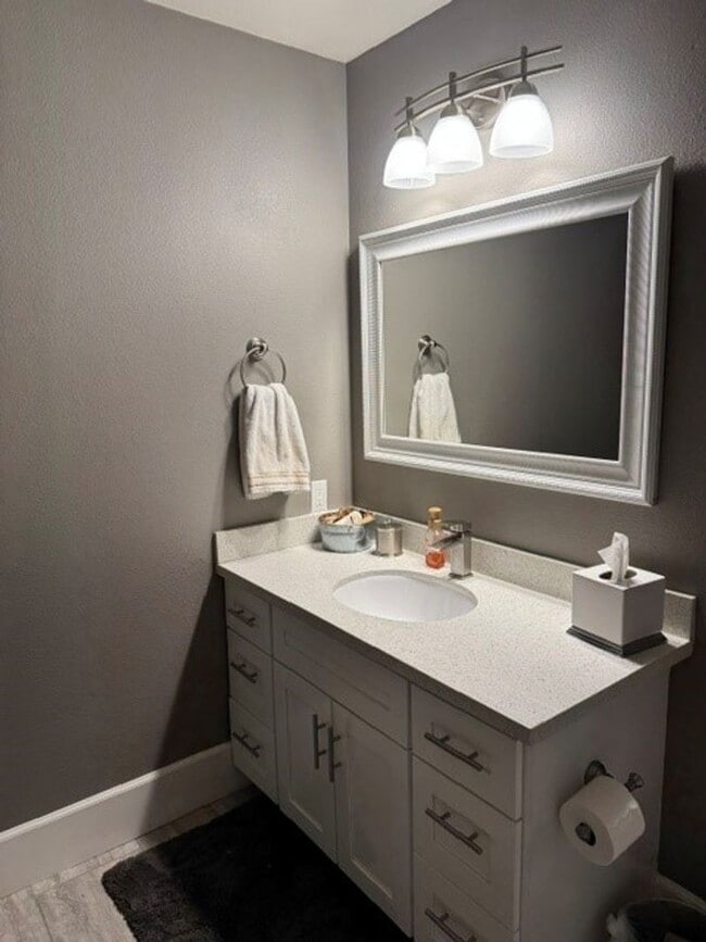 Building Photo - Gorgeous 3-Bedroom House in Gold River wit...