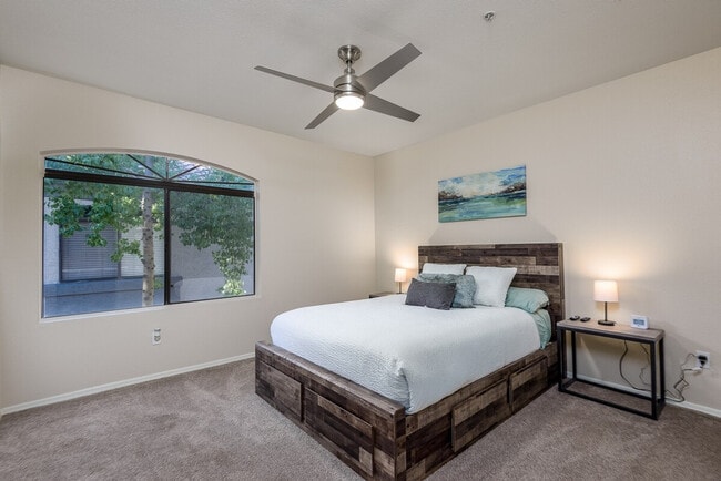 Building Photo - 15095 N Thompson Peak Pkwy