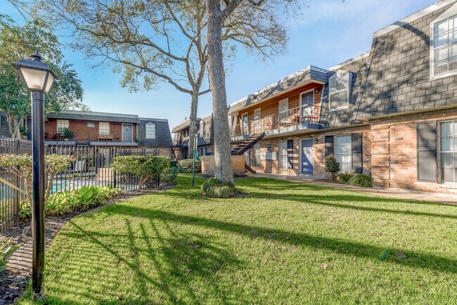 Building Photo - 9029 Gaylord Dr