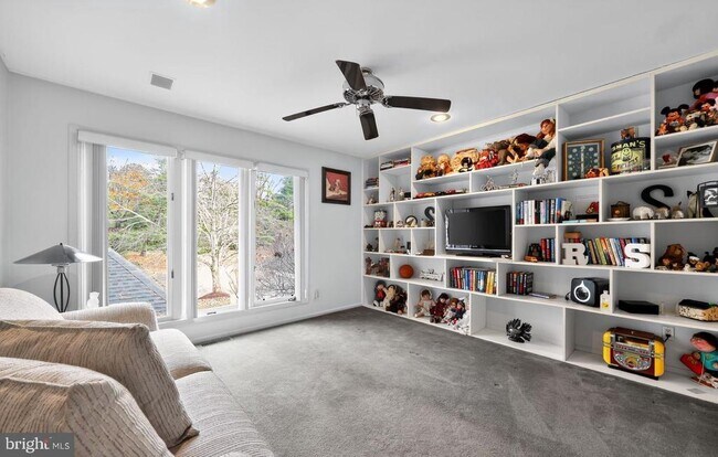 Building Photo - 203 Sunshine Lakes Dr