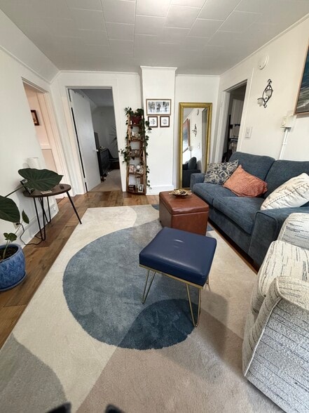 Family Room - 116 Parce Ave