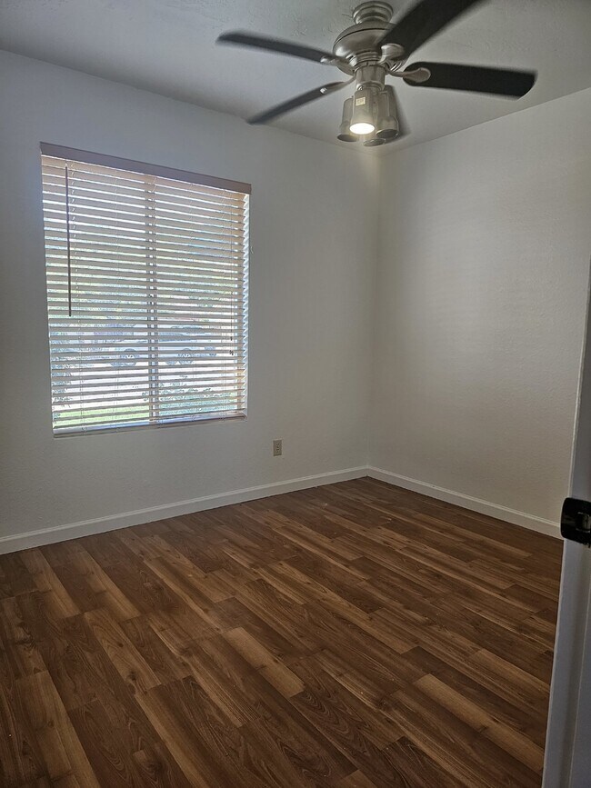 Building Photo - This Charming Home Awaits You!