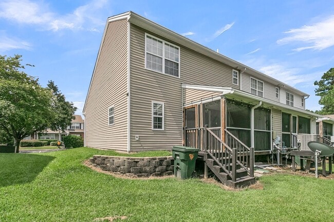 Building Photo - Beautiful Clements Ferry Townhome!