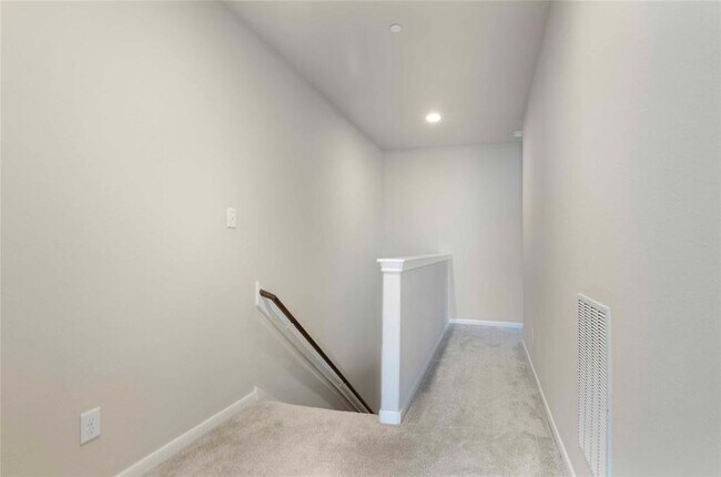 Building Photo - 19 Umbria Ln