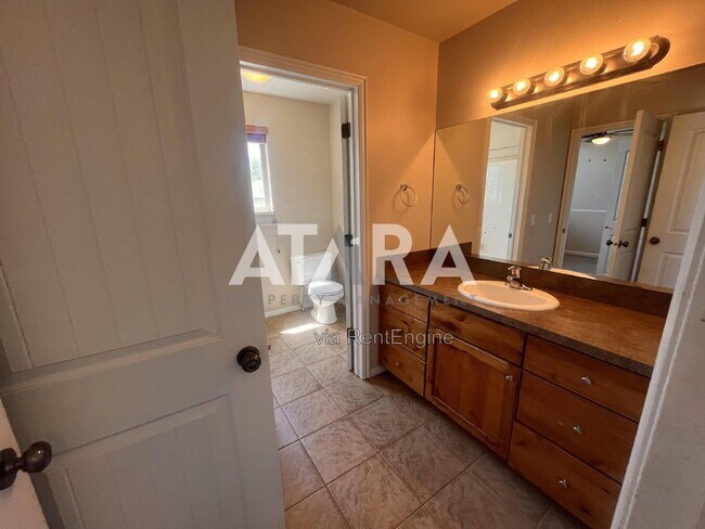 Building Photo - 754 Stonne Ln