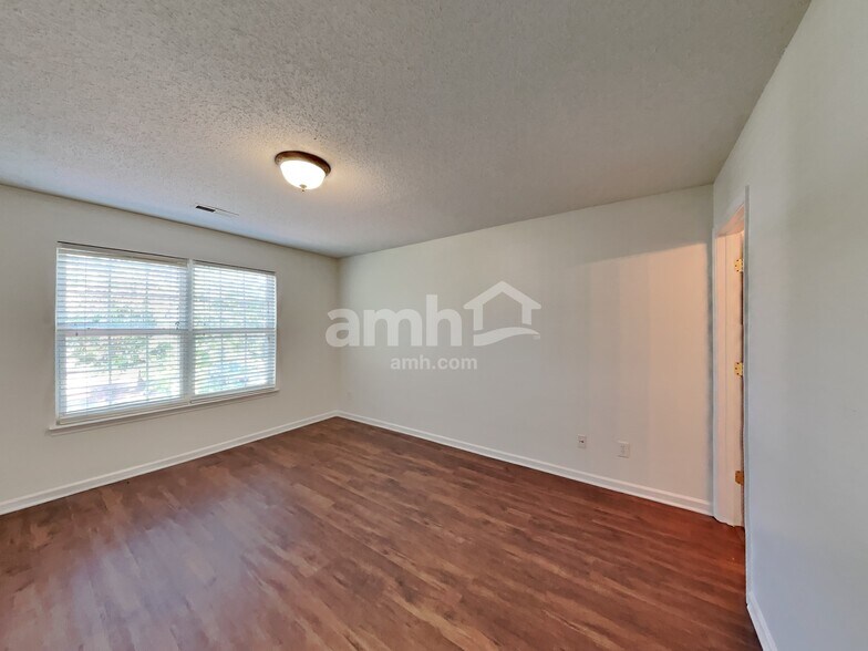 Building Photo - 3056 Teton Dr